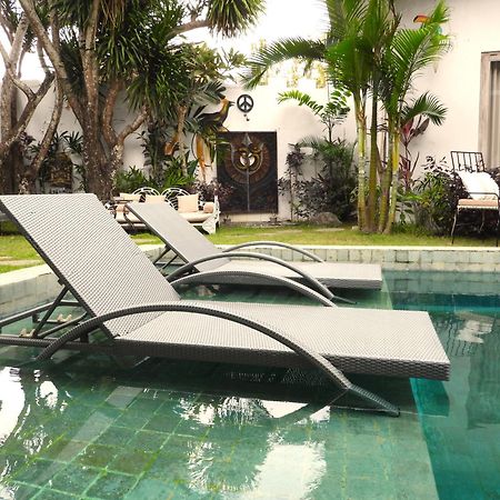 Surga Homestay 金巴兰 外观 照片