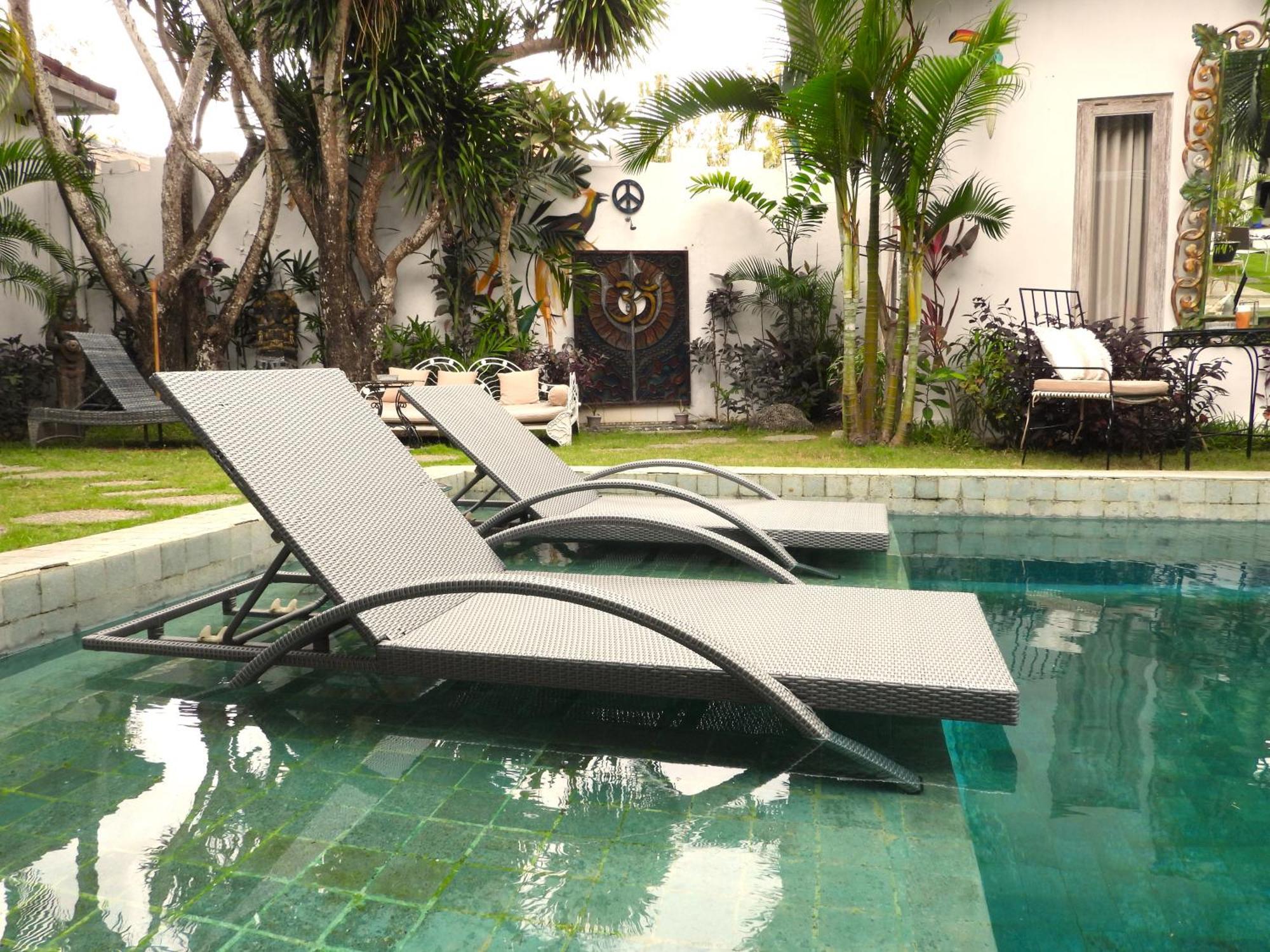 Surga Homestay 金巴兰 外观 照片
